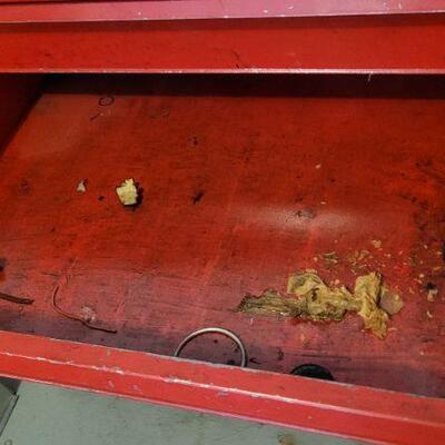 Lot 1388: Vintage Toolbox w/ 3 Drawers