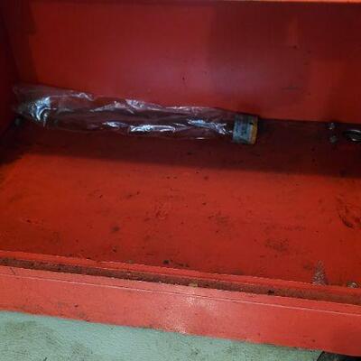 Lot 1388: Vintage Toolbox w/ 3 Drawers