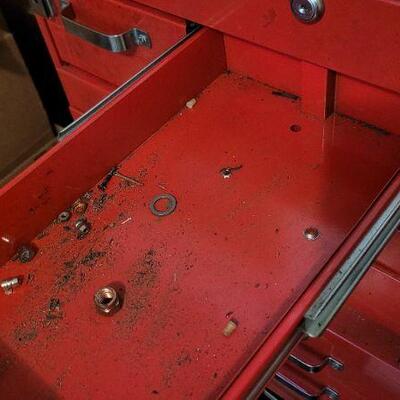 Lot 1389: Large Vintage Toolbox w/ Assorted Tools Included. 