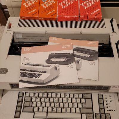 Lot 1390: IBM Wheelwriter 10 Series 2