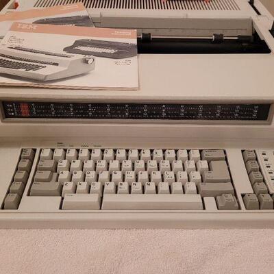 Lot 1390: IBM Wheelwriter 10 Series 2