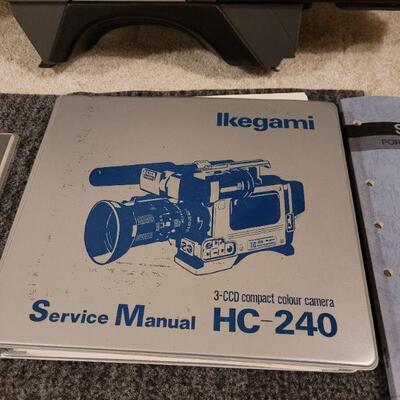 Lot 1408: Vintage Ikegami HC-240A