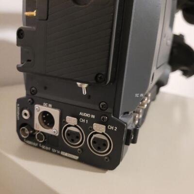 Lot 1409: Vintage Panasonic DVCPRO