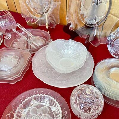 LOT 237  VINTAGE GROUP OF CLEAR & FROSTED GLASS PLATES BOWLS SALAD SET SPOON RESTS