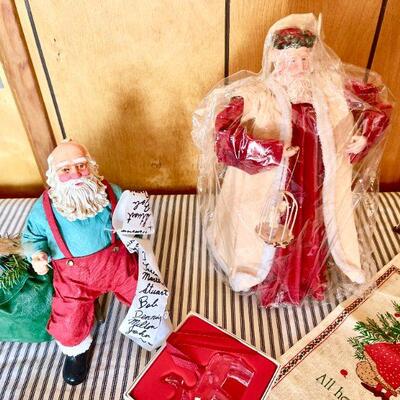 LOT 240  VINTAGE CHRISTMAS GROUP HOLLY HOBBIE SANTAS OREFORS REINDEER ORNAMENTS 