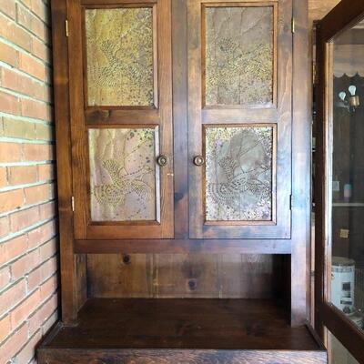 Lot 18 - Wooden Hutch 