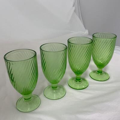 .137. VINTAGE | Footed Spiral Tumblers | Anchor Hocking