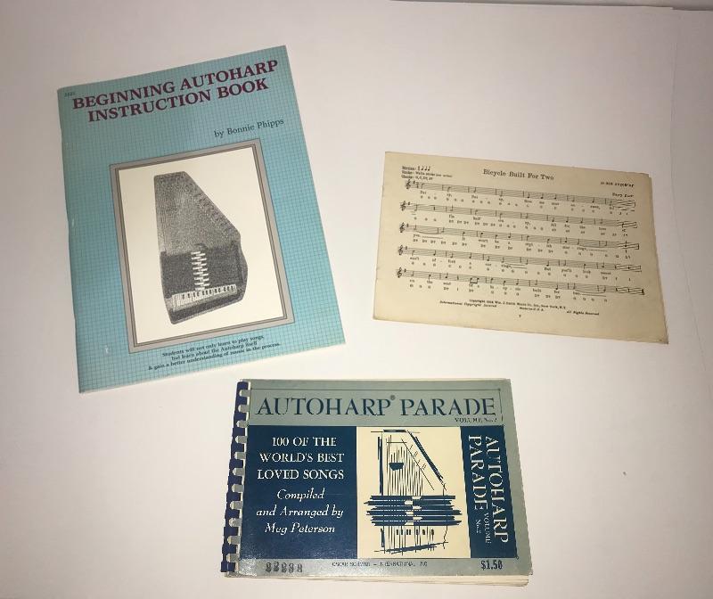 Lot 1 L Oscar Schmidt Autoharp with Manuals