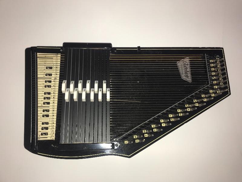 Lot 1 L Oscar Schmidt Autoharp with Manuals