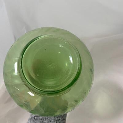 .138. VINTAGE | Spiral Vase | Anchor Hocking