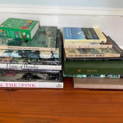 B275 Lot of Coffee Table Books 