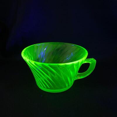 .150. VINTAGE | ANCHOR HOCKING | Green Spiral | Coffee Cups | Tea