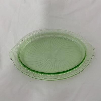 .151. VINTAGE | Green Swirl | Anchor Hocking | Chop Plate | Platter