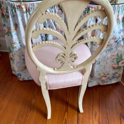 D314 Mirrored Top Kidney Shaped Skirted Vanity with Decorative Chair 
