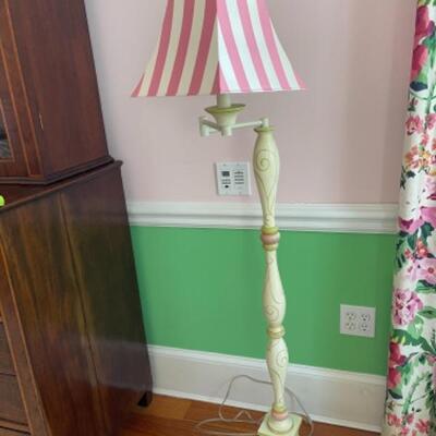 D316 Wooden Painted Floor Lamp with Metal Shade 