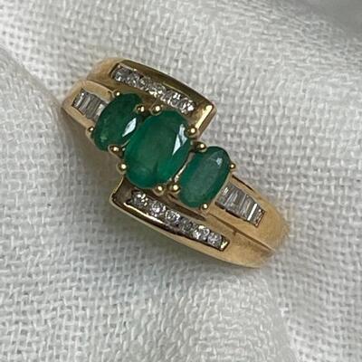 14K Emerald Baguette Diamond Ring - Size 7