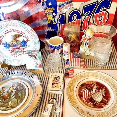 LOT 246  1776-1978 US BI CENTENNIAL GROUP LIBERY BELL PLATES MAGAZINES TOTE AMERICANA PATRIOTIC