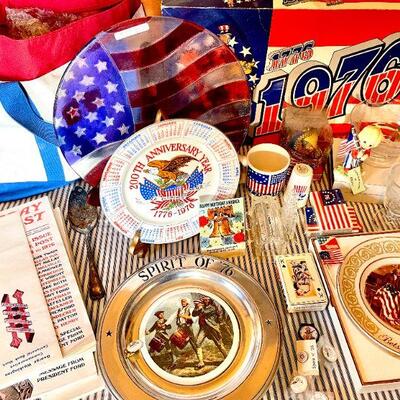 LOT 246  1776-1978 US BI CENTENNIAL GROUP LIBERY BELL PLATES MAGAZINES TOTE AMERICANA PATRIOTIC