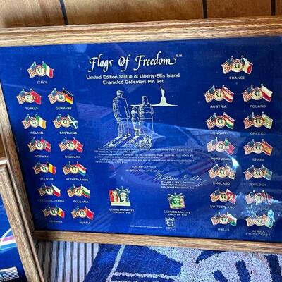 LOT 248  AMERICANA STATUE OF LIBERTY GROUP BEACH TOWEL FRAMED PIN SETS FRISBEE ETC. PATRIOTIC