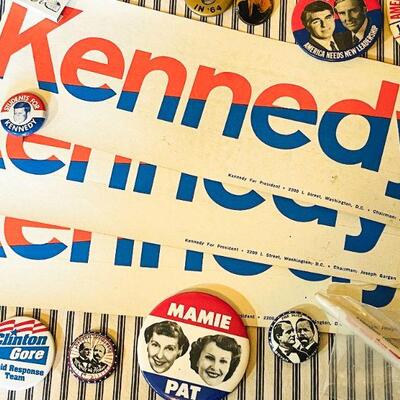 LOT 250  US PRESIDENT POLITICAL GROUP REAGAN KENNEDY BEANIE BABIES DEMOCRAT & REPUBLICAN 