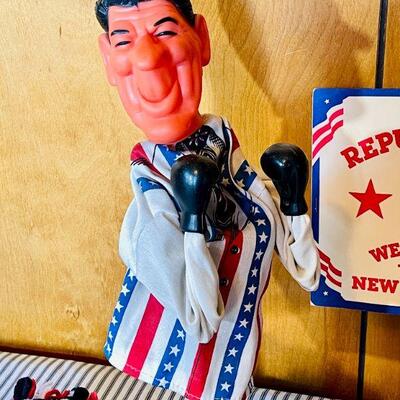 LOT 250  US PRESIDENT POLITICAL GROUP REAGAN KENNEDY BEANIE BABIES DEMOCRAT & REPUBLICAN 