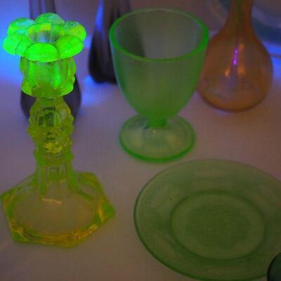 Lot 62 Vintage depression and UV glass