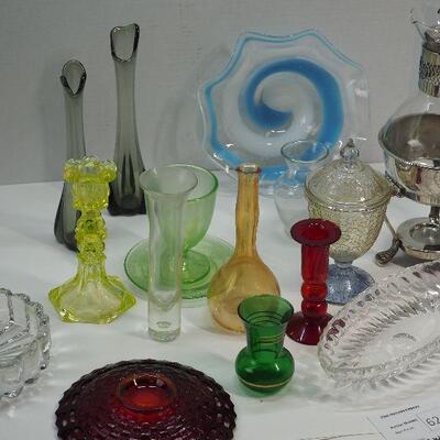 Lot 62 Vintage depression and UV glass