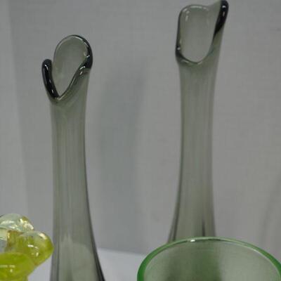 Lot 62 Vintage depression and UV glass