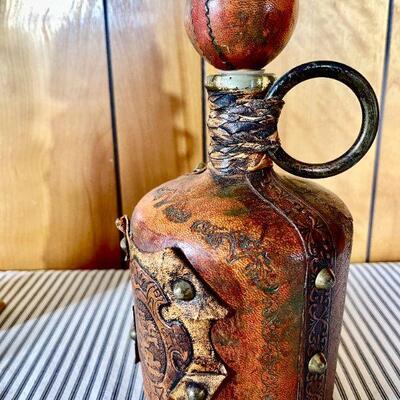 LOT 258  VINTAGE DECANTERS & CORKSCREW