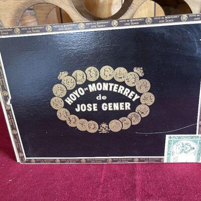 LOT 261  WOODEN BARREL TABLE TOP WINE BOTTLE HOLDER & CIGAR BOX