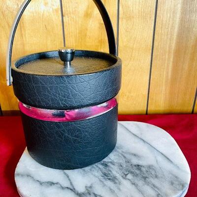 LOT 262   VINTAGE ICE BUCKET & MARLE CUTTING BOARD