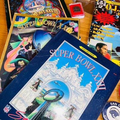 LOT 268  SUPER BOWL FOOTBALL GROUP POSTERS PROGRAMS BUTTONS PINS O J SIMPSON