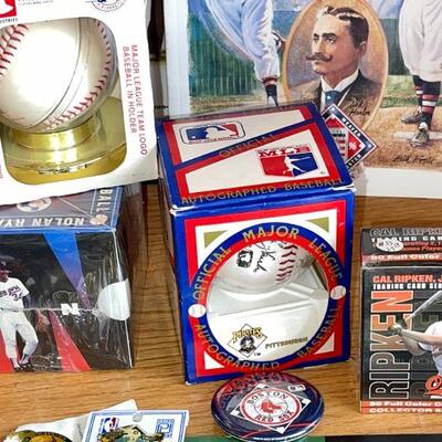 LOT 271  GROUP OF BASEBALL MAGAZINES SOUVENIR BASEBALLS WORLD SERIES PROGRAM HALL OF FAME YEARBOOKS