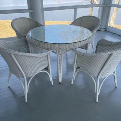 P325 Set of 4 Lloyd Flanders Wicker Chairs and Glass Top Wicker Table 