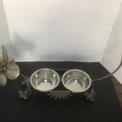 O - 1204 Scrap Metal Cat Sculpture / Food Bowls 