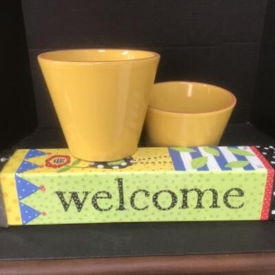 O - 1230  Pair of Yellow Tag Flower Pots & Welcome Sign