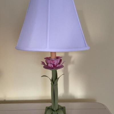 G393 Handpainted Metal Flower Lamp 