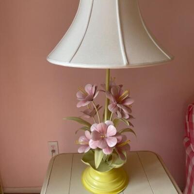 G394 Floral Metal Plumeria Lamp 