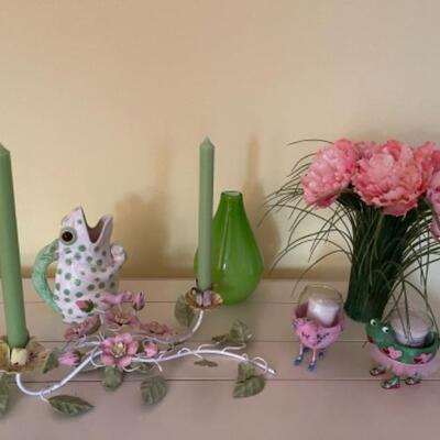 G400 Lot of Decorative Items , Frog , Peonies 