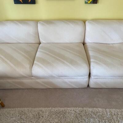 G402 White Loveseat and Chair 