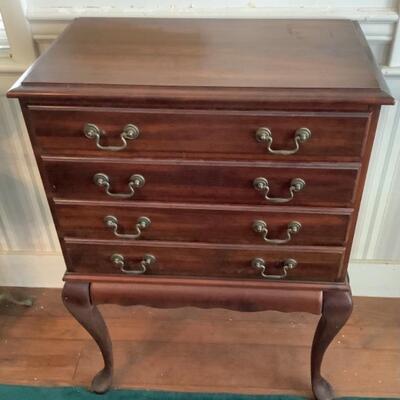 2020 Queen Anne Style Mahogany Four Drawer Silver Chest