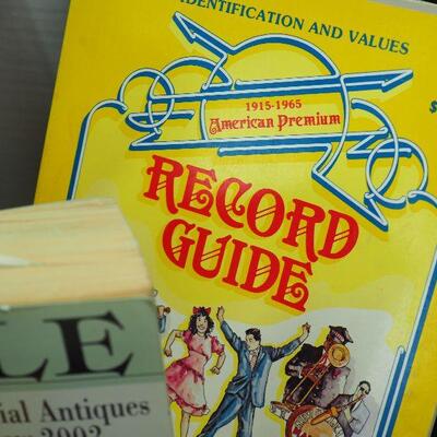 Lot 76 Doll and Antique collecting books and Magazines.