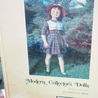 Lot 76 Doll and Antique collecting books and Magazines.