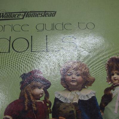 Lot 76 Doll and Antique collecting books and Magazines.