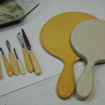 Lot 82 Victorian Vanity set, Mirrors.