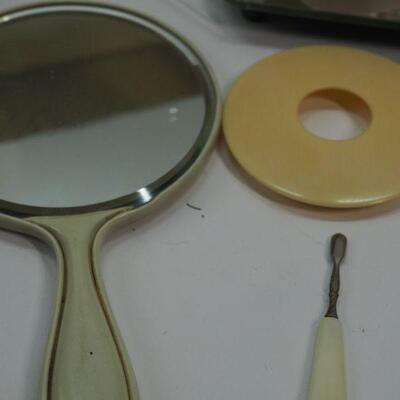 Lot 82 Victorian Vanity set, Mirrors.