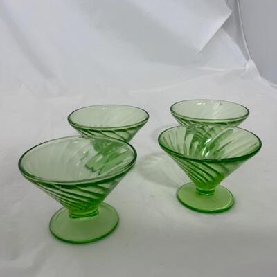 .153. VINTAGE | Anchor Hocking | 4 Green Swirl Sherbets 