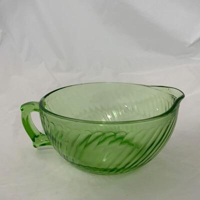 .156. VINTAGE | Anchor Hocking | Green Depression | Batter Bowl