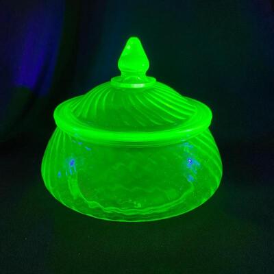 .158. VINTAGE | Imperial Glass Co. | Covered Candy | Preserve | Twisted Optic