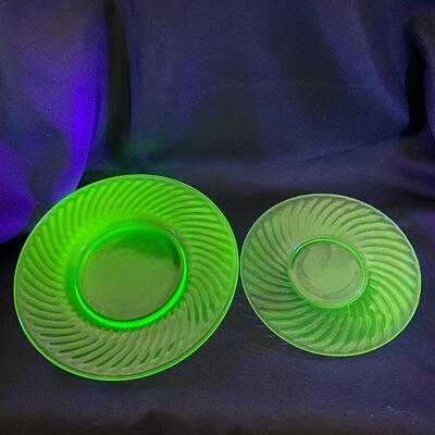 .159. VINTAGE | Anchor Hocking | Green Depression | 7 Plates Saucers